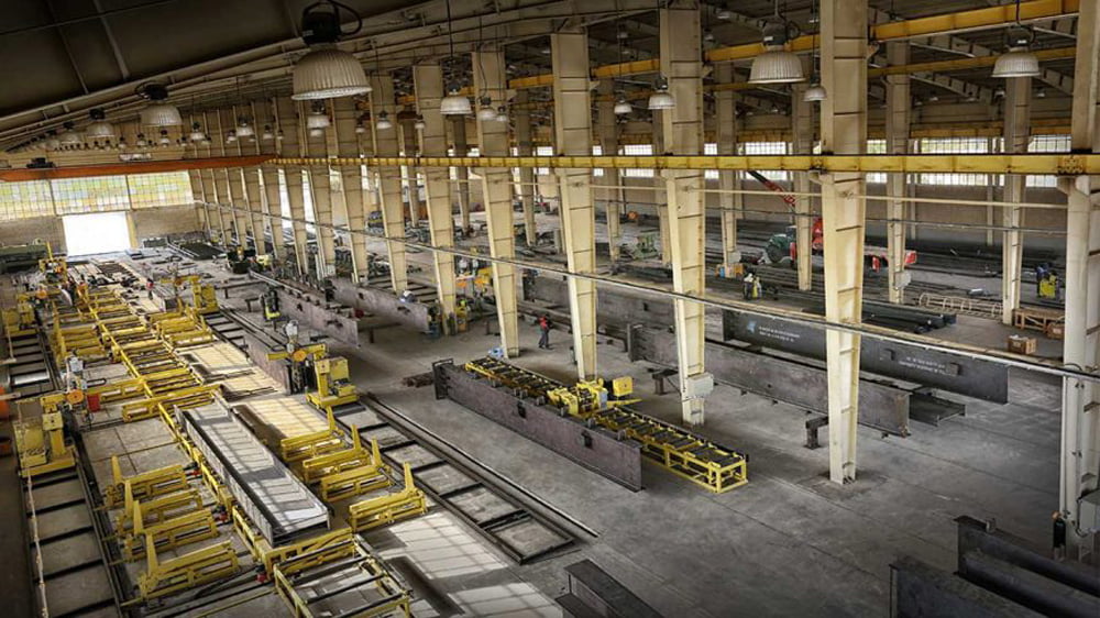 کارخانه های اسلکت فولادی چه نقشی در زنجیره ساخت سوله دارند؟