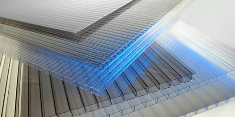 در سقف سوله ها برای تامین روشنایی روز از ورق های پلی کربنات استفاده می شود